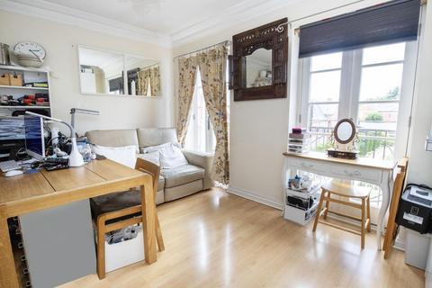 2 bedroom apartment for sale, The Village Square