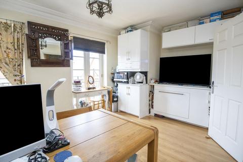 2 bedroom apartment for sale, The Village Square
