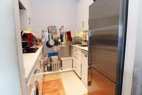 2 bedroom apartment for sale, The Village Square