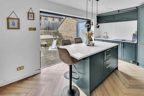 3 bedroom semi-detached house for sale, Caldercroft, Elland