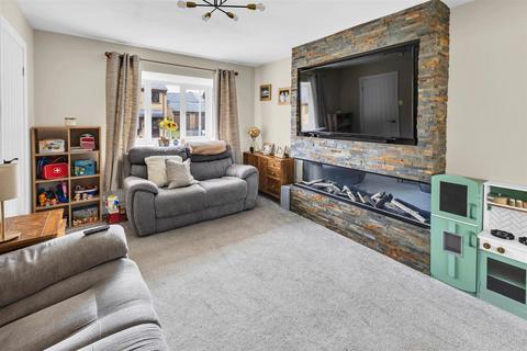 3 bedroom semi-detached house for sale, Caldercroft, Elland