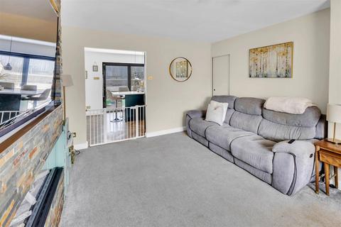 3 bedroom semi-detached house for sale, Caldercroft, Elland