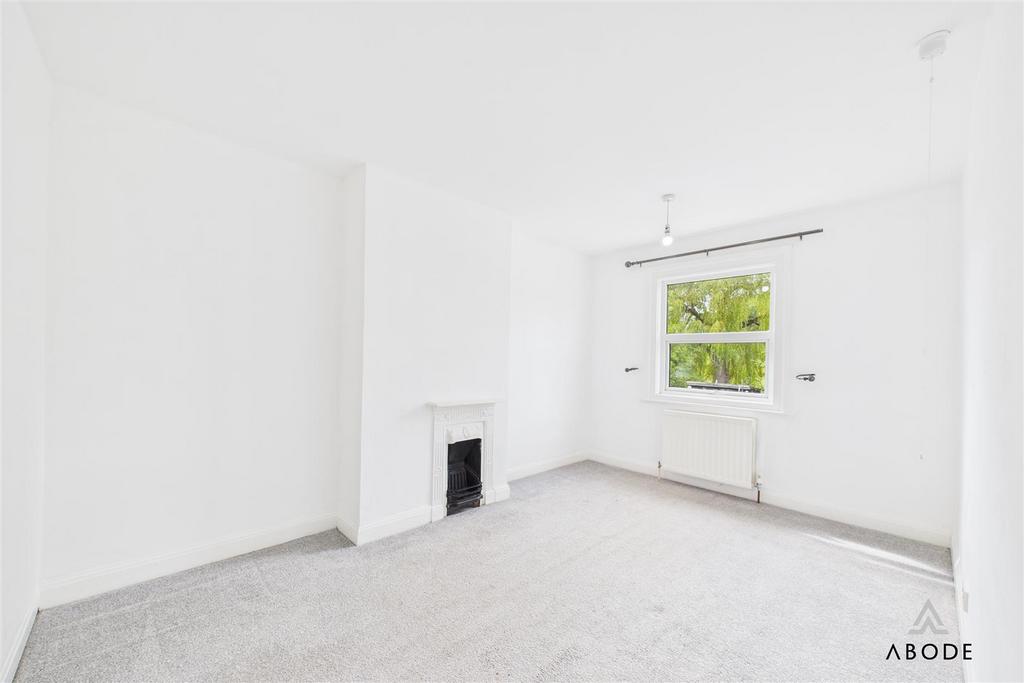 CAM02696 G0-PR0677-STILL020.jpg