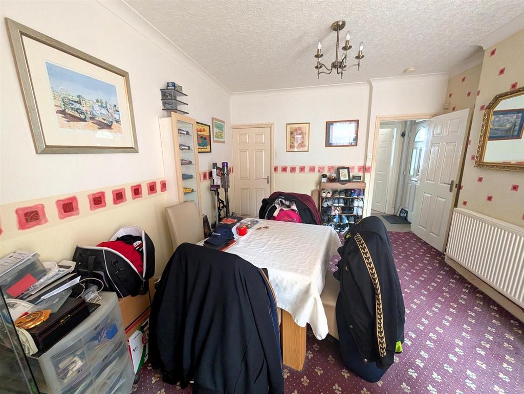 Dining Room b.jpg