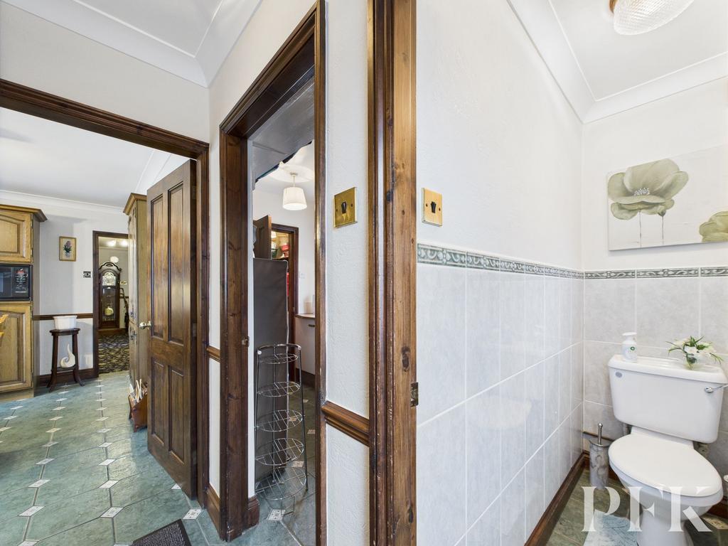 WC/Rear Hall