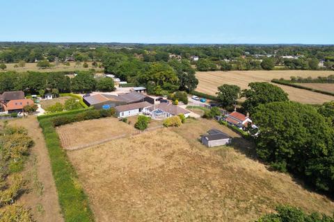 undefined, New Lane, New Milton, Hampshire. BH25 5TD