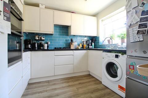 3 bedroom end of terrace house for sale, Michaels Mead, Cirencester, GL7