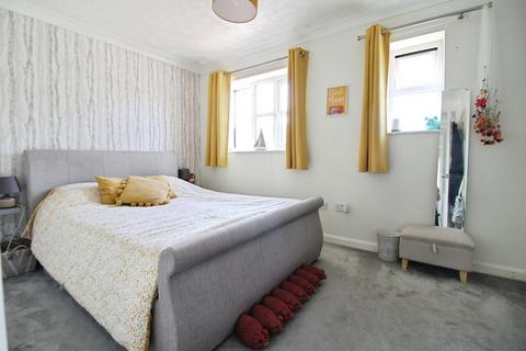 3 bedroom end of terrace house for sale, Michaels Mead, Cirencester, GL7