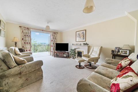 4 bedroom detached house for sale, London Road, Horndean, PO8