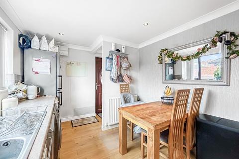 40 Deanscroft Way, Stoke-on-trent, ST3 5XW