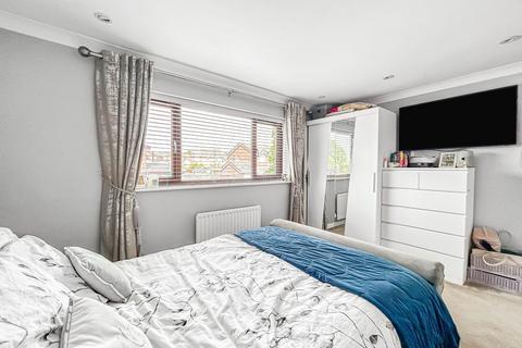 40 Deanscroft Way, Stoke-on-trent, ST3 5XW