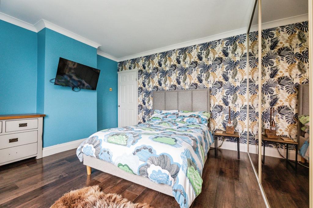 Pbox-bedroom-326971.jpg