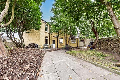 4 bedroom end of terrace house for sale, Cavendish Street, Lancaster | Generous living inside and out!