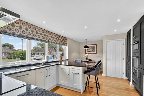 9 Derwent Drive, Wheldrake, York, YO19 6AL