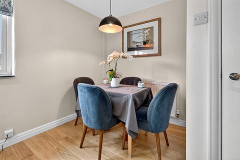 9 Derwent Drive, Wheldrake, York, YO19 6AL