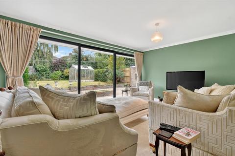 9 Derwent Drive, Wheldrake, York, YO19 6AL