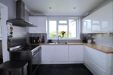 3 bedroom semi-detached house for sale, Cripley Road, Farnborough GU14