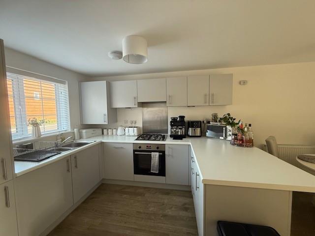 Kitchen dining area