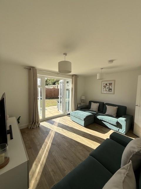 Living room (2)