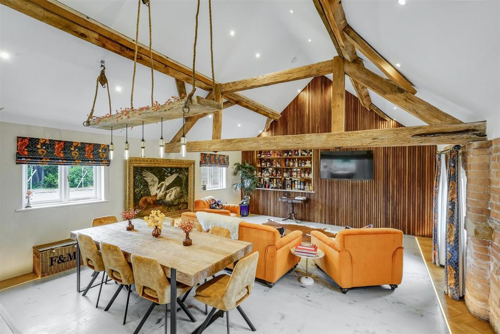 Sitting/Lounge Area