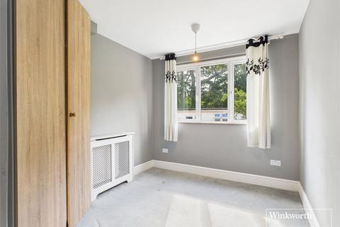 undefined, Egerton Gardens, Hendon NW4