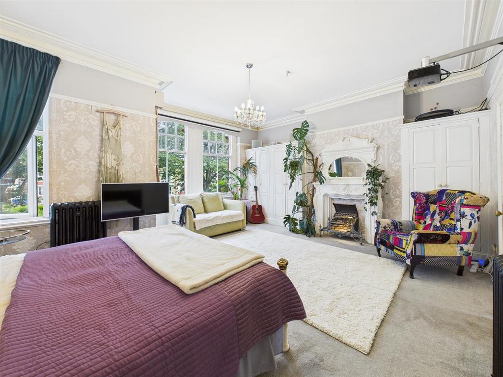 Bedroom: