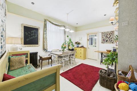 5 bedroom terraced house for sale, Vernon Road, Bridlington