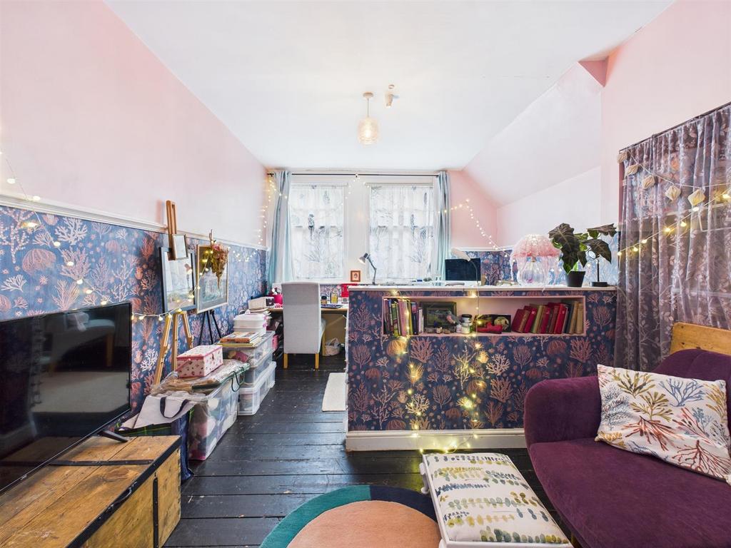 Bedroom: