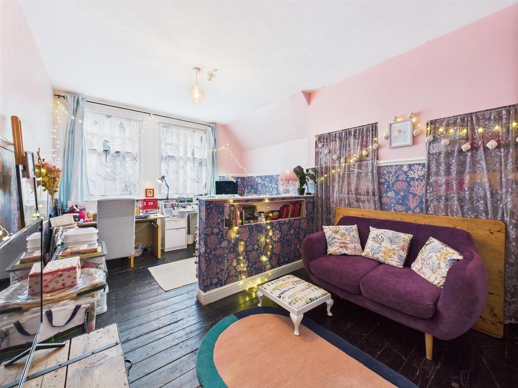 Bedroom: