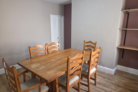 2 bedroom terraced house for sale, Queens Road, Buxton SK17