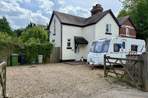 2 bedroom semi-detached house for sale, Belmont Road, Hereford