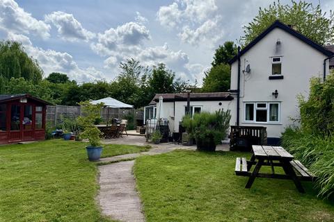 2 bedroom semi-detached house for sale, Belmont Road, Hereford