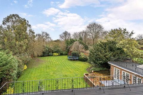 undefined, Grange Avenue, London