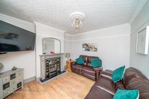4 bedroom detached house for sale, Hednesford Road, Rugeley