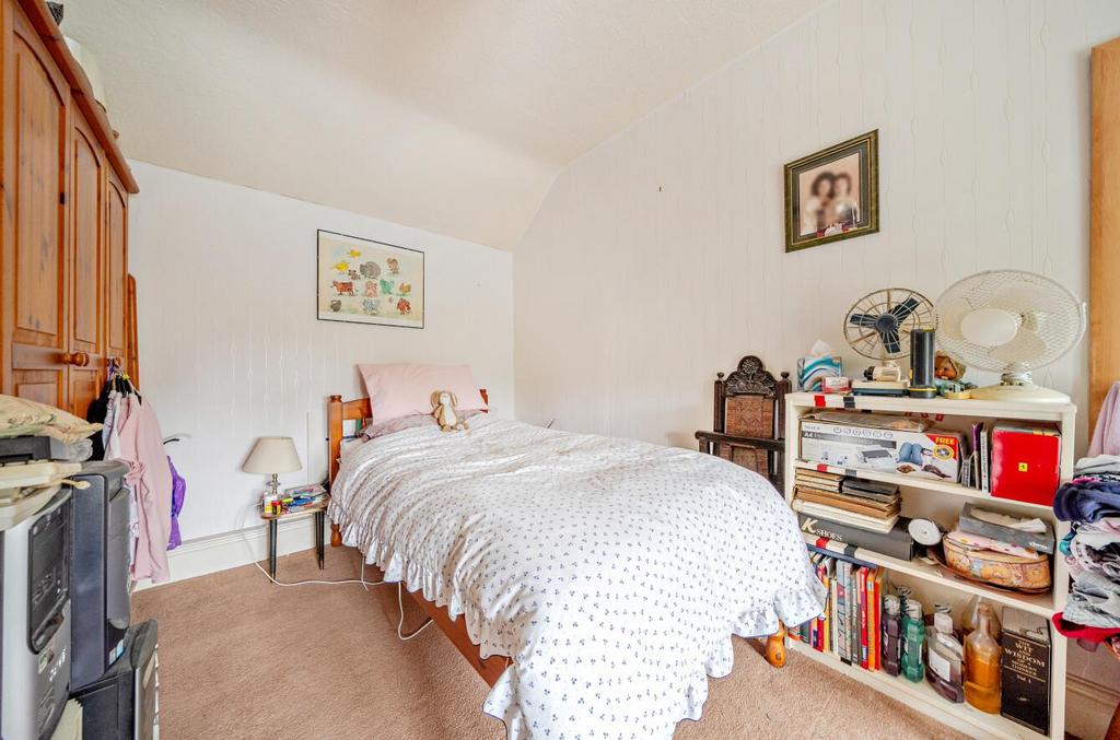 Bed3.jpg