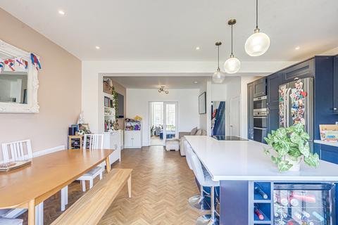 41 Bailey Road, Leigh-on-sea, SS9 3PJ