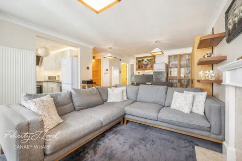 2 bedroom flat for sale, Galleons View, Stewart Street, London E14