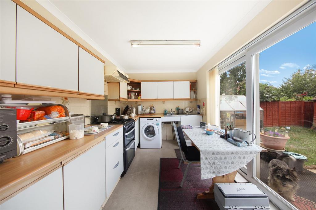 1 Russell Close - 3e ZZ95oc U8jt Cr H9 Uqp J.jpg