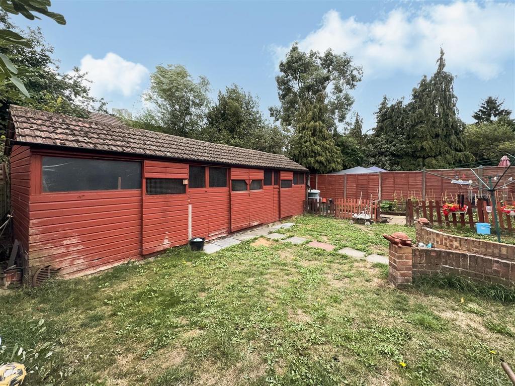 1 Russell Close - 4f Z752f CILw G1j73s0 FC.jpg