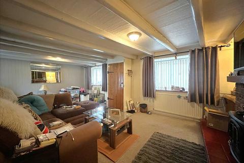 2 bedroom house for sale, Reynolds Street, Filey