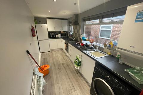 1 bedroom in a house share to rent, Lancaster Street, Newcastle Upon Tyne NE4