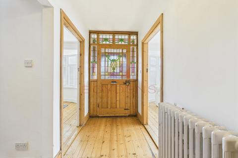 4 bedroom detached house for sale, Inglis Road, Colchester CO3