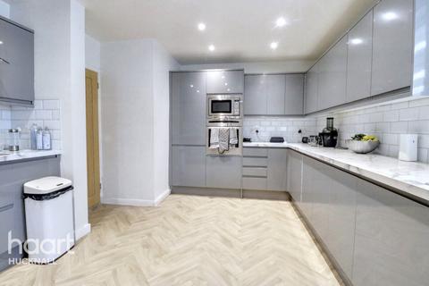 undefined, Andrews Drive, Nottingham