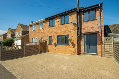 4 bedroom semi-detached house for sale, College Drive, Heacham