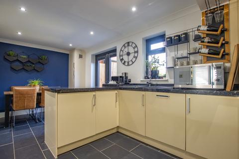 4 bedroom semi-detached house for sale, College Drive, Heacham