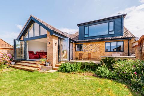 4 bedroom chalet for sale, 20 Andrews Place, Hunstanton, Norfolk, PE36