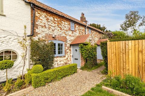 3 bedroom cottage for sale, Kirkgate, Holme Next the Sea, Hunstanton, Norfolk, PE36 6LJ, PE36