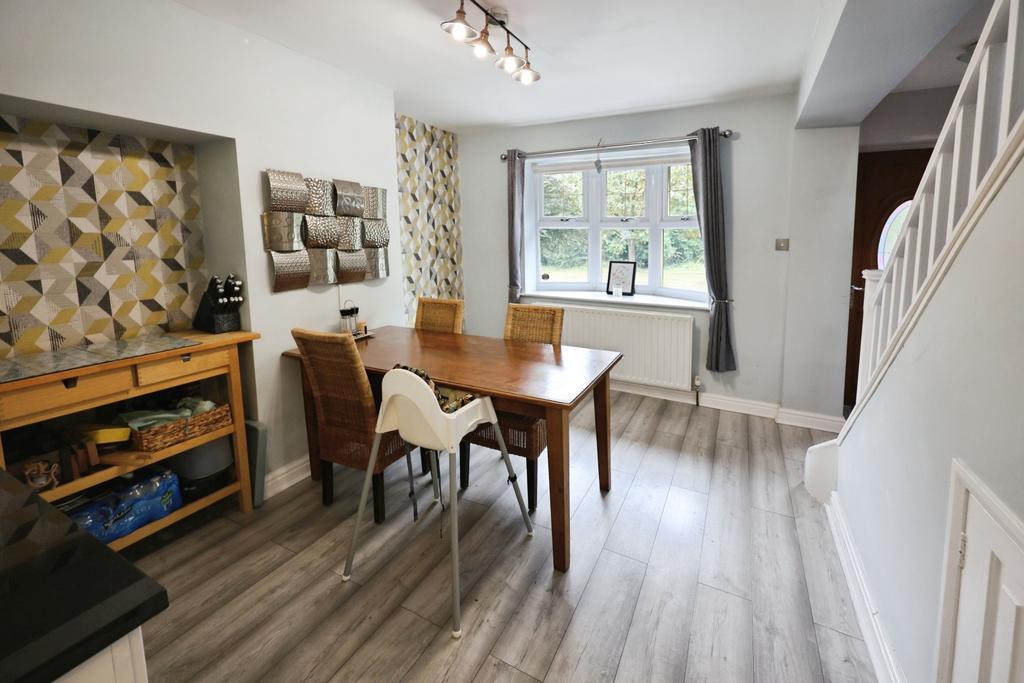 Pbox-dining room-325351.JPG