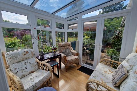 28 Lichfield Drive, Great Haywood, Stafford, ST18 0SX