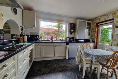 28 Lichfield Drive, Great Haywood, Stafford, ST18 0SX
